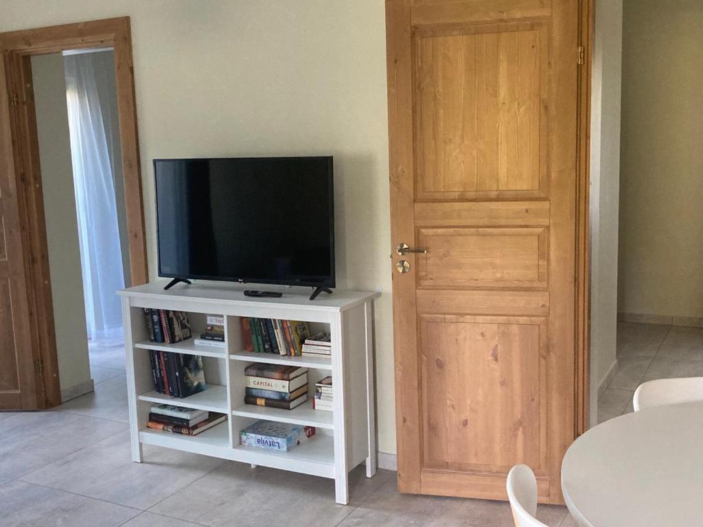 Luci Juras Apartamenti 2 Roja Dış mekan fotoğraf